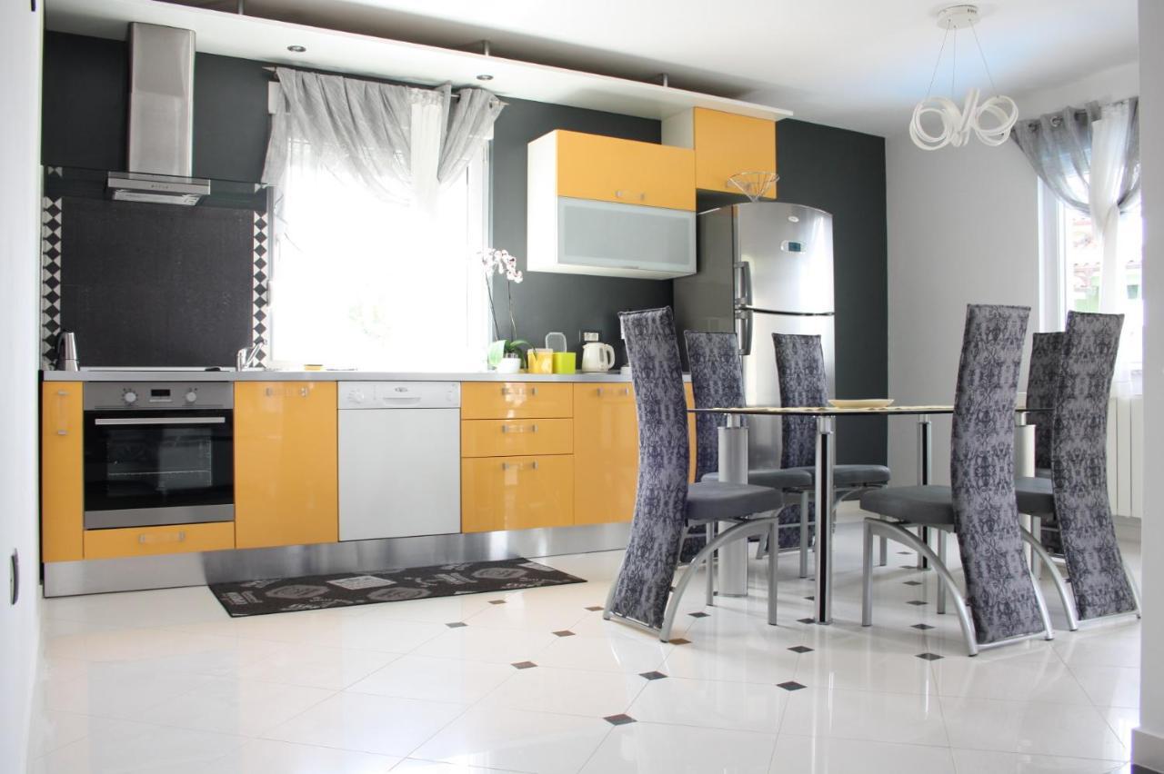 Lux Villa غييكا المظهر الخارجي الصورة